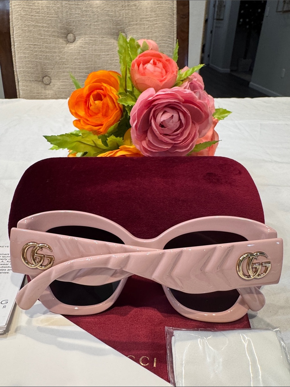 Authentic Gucci Light Pink GG Logo Chunky Frame Sunglasses - Picture 2 of 13